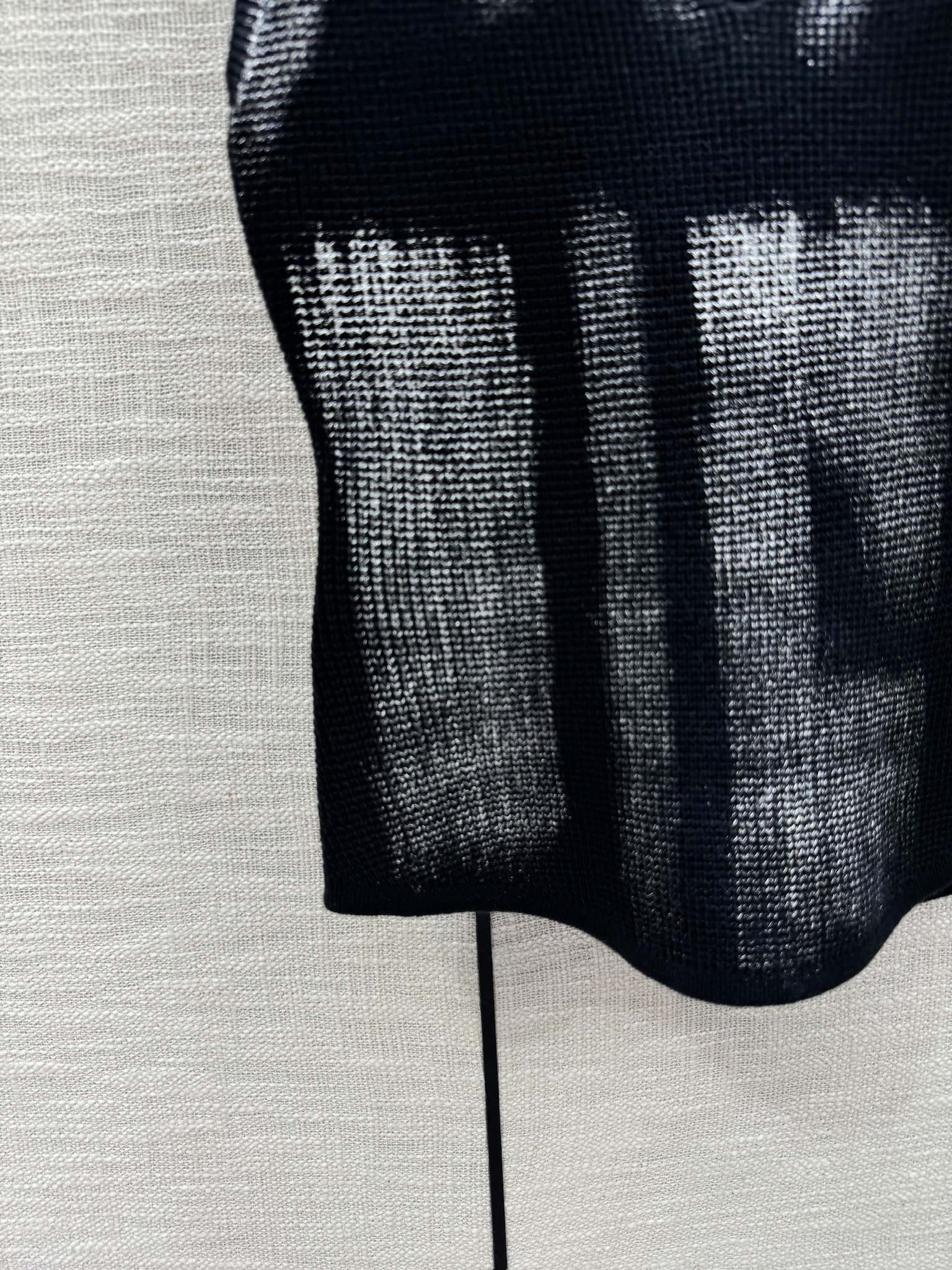 Вязаный жилет Chanel 2403 Graffiti с V-образным вырезом - Черный - 1 шт.