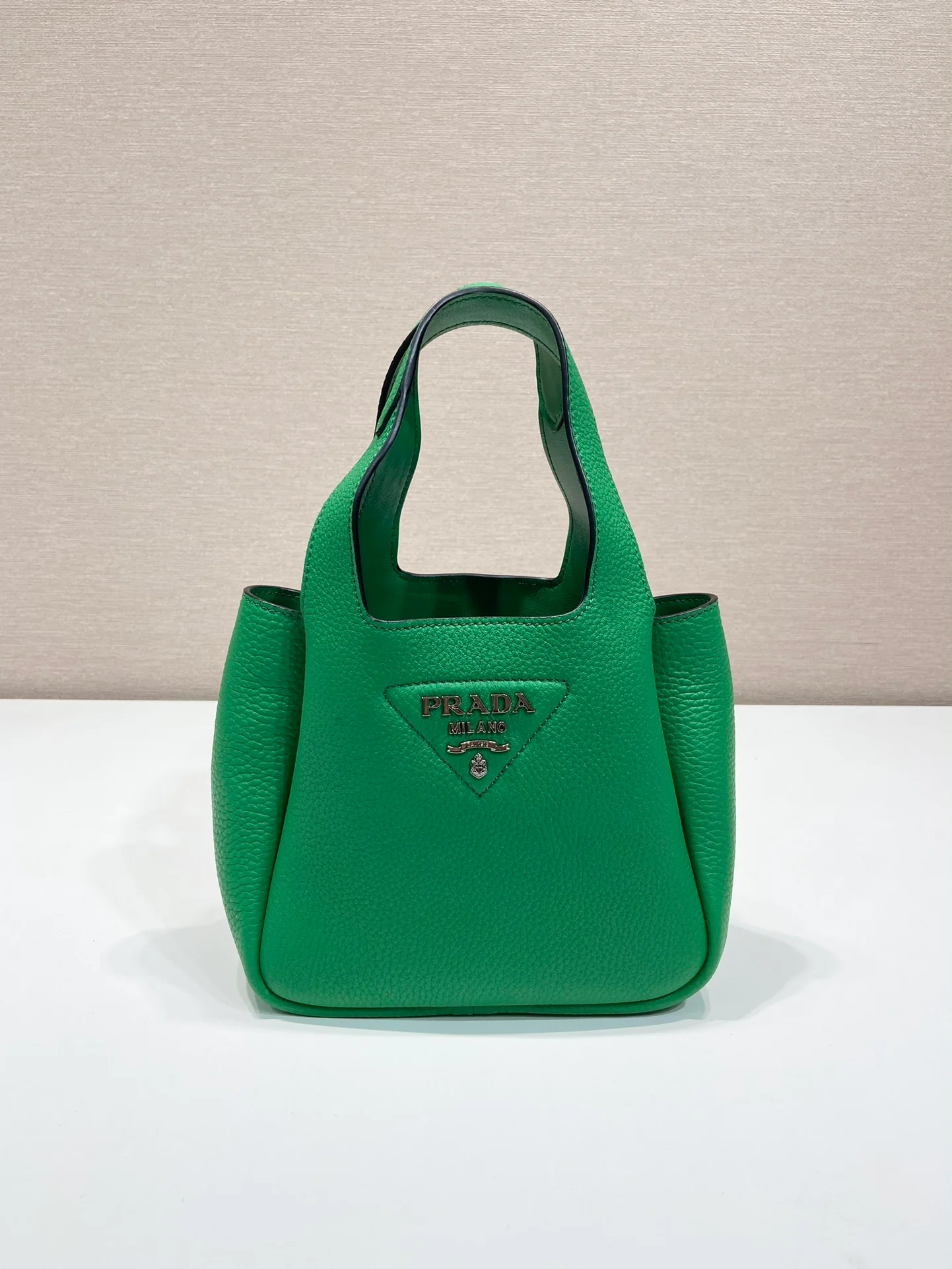 Корзинка Prada с рисунком под оленью кожу, зеленая, мини.