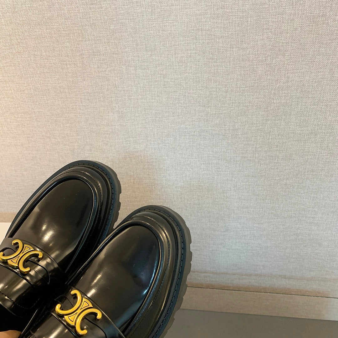 Новинка сезона весна/лето 2023 от Celine - Лоферы Arc de Triomphe - Черные