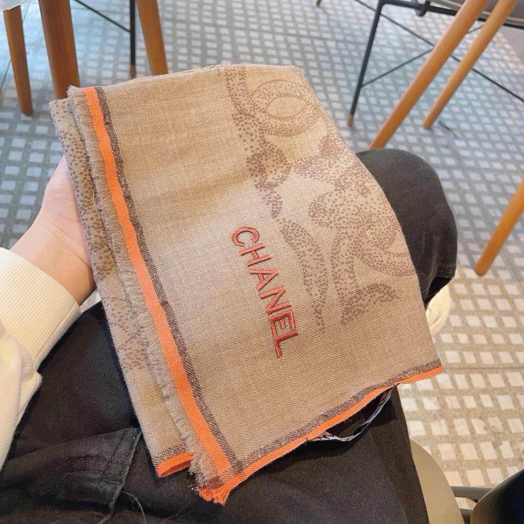 Шарф Chanel 2024 Metallic Camellia Scarf - коричневый