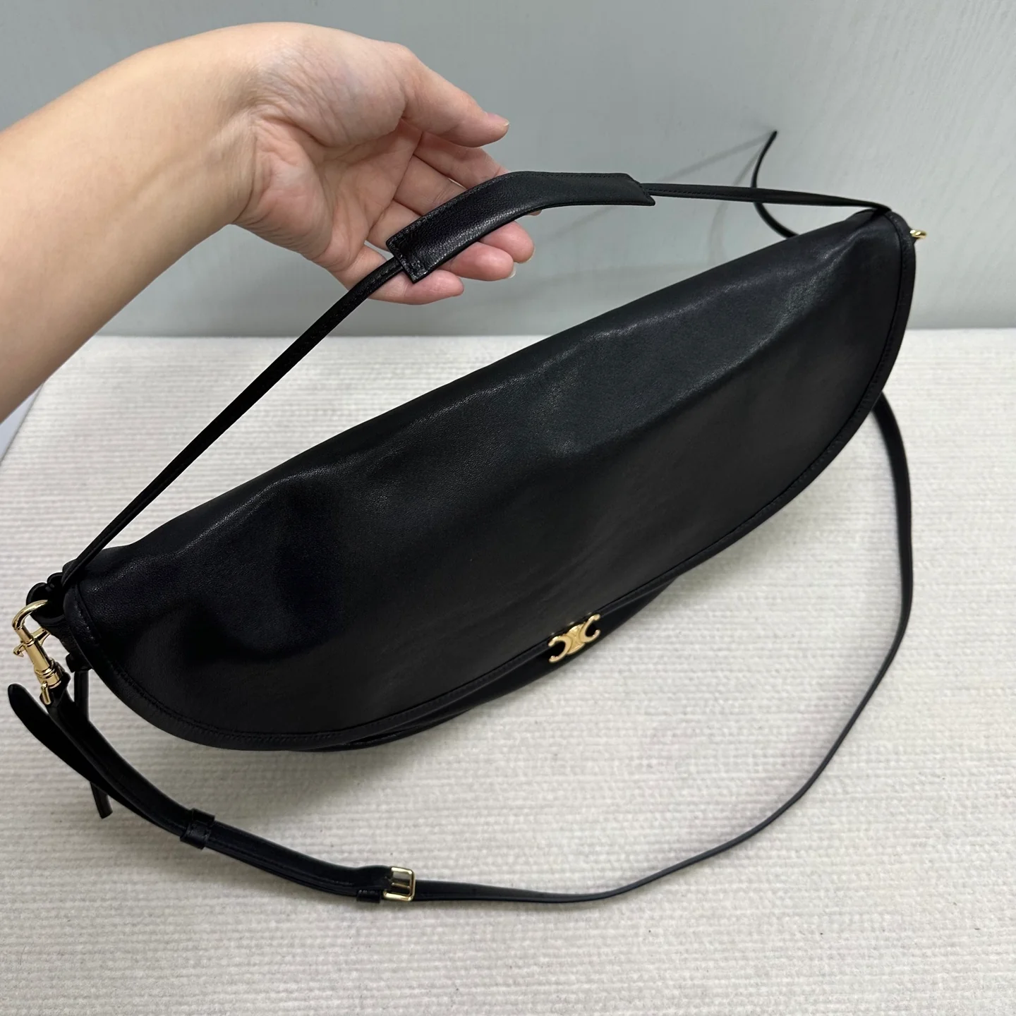 Сумка Celine Halfmoon - черная