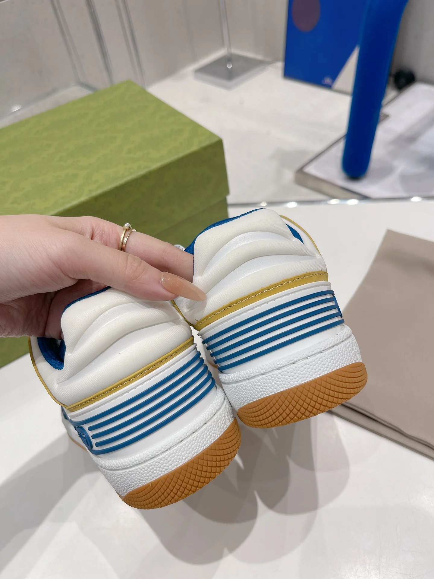 Gucci - Белые кроссовки - Кроссовки - Повседневная обувь - 17