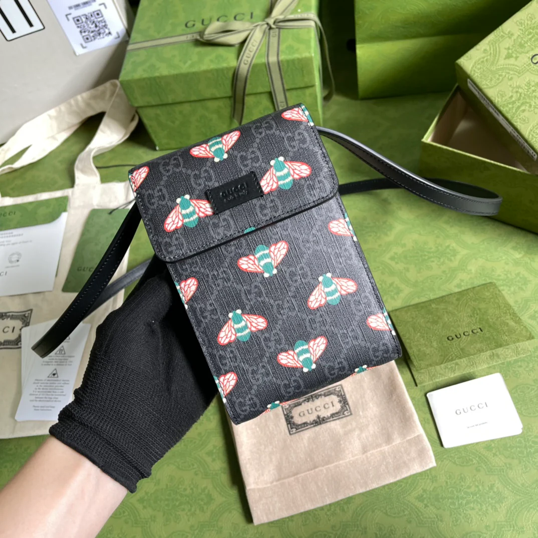 Gucci 黑色蜜蜂手机包