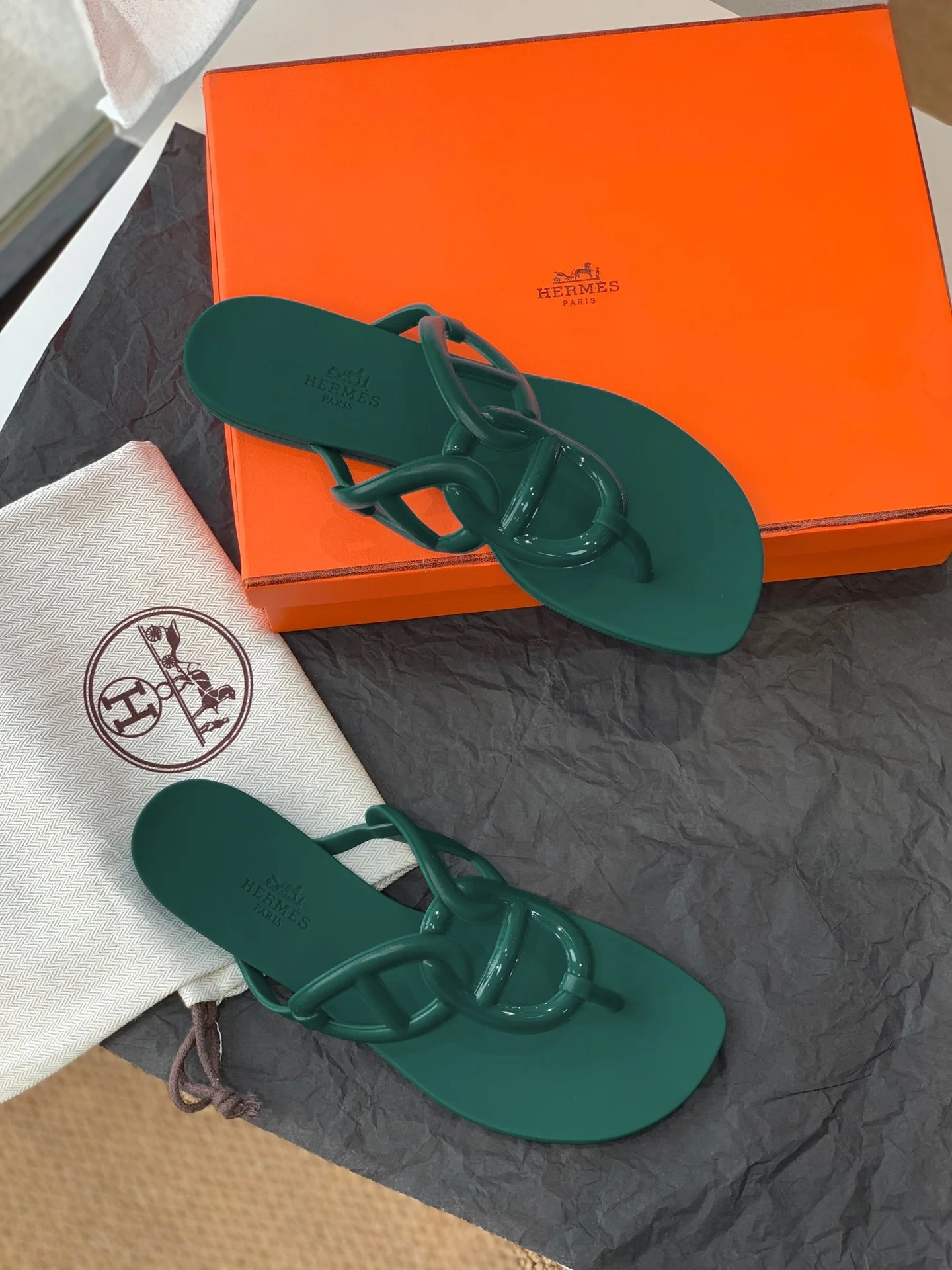 Новые шлепанцы Hermes-aloha 