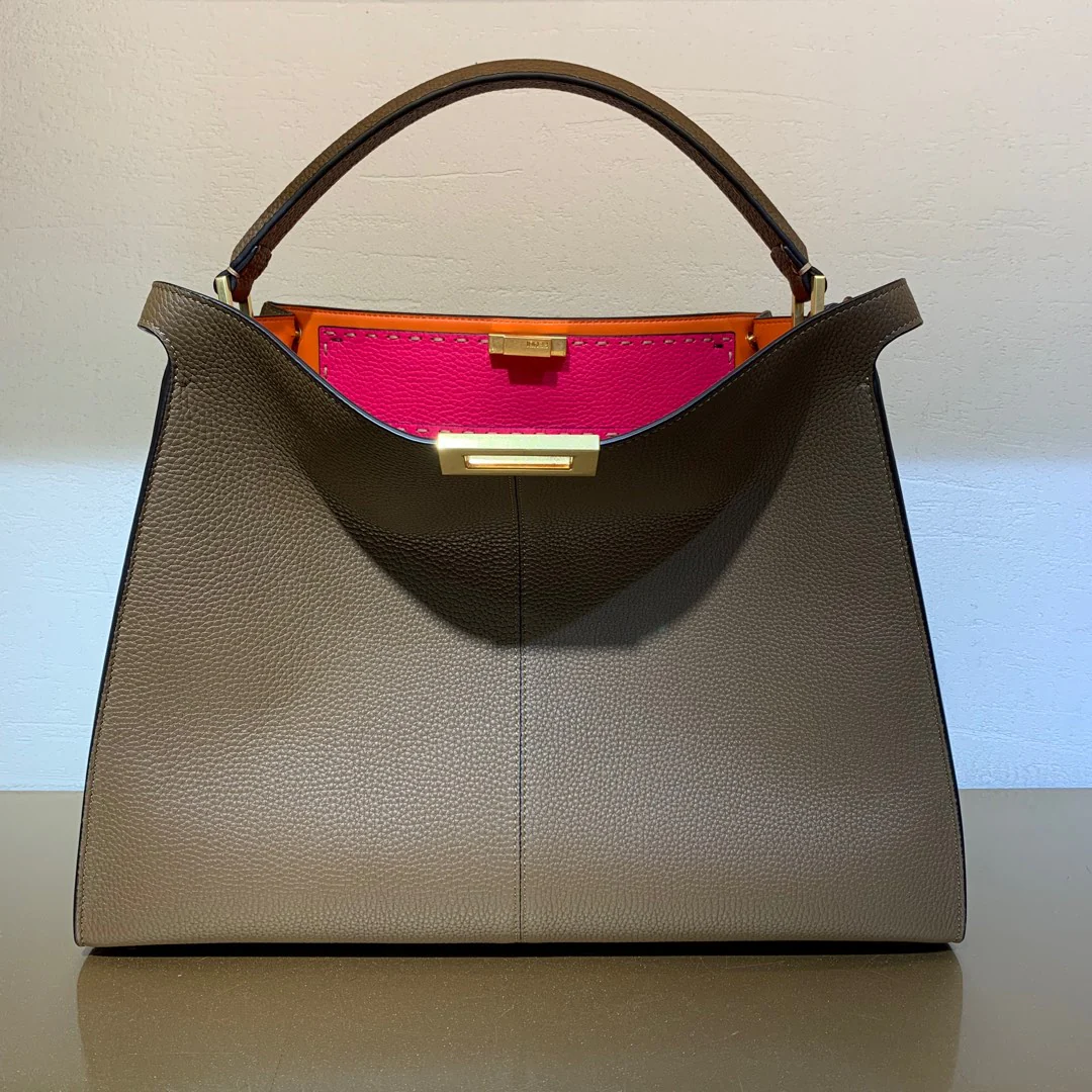 Большая коричневая кожаная сумка Fendi Peekaboo Lite