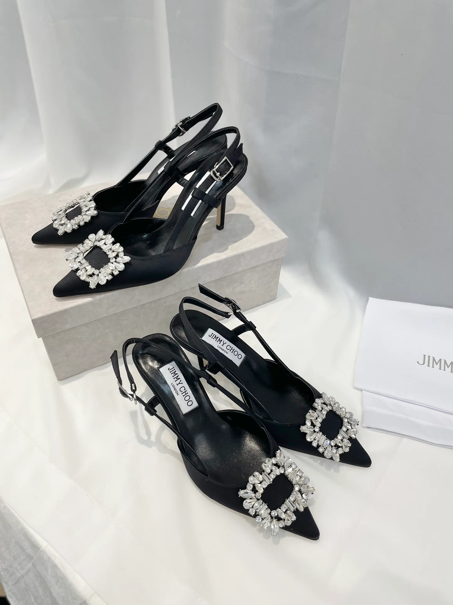 Туфли на высоком каблуке Jimmy Goddess Series с бриллиантовой пряжкой - Черные