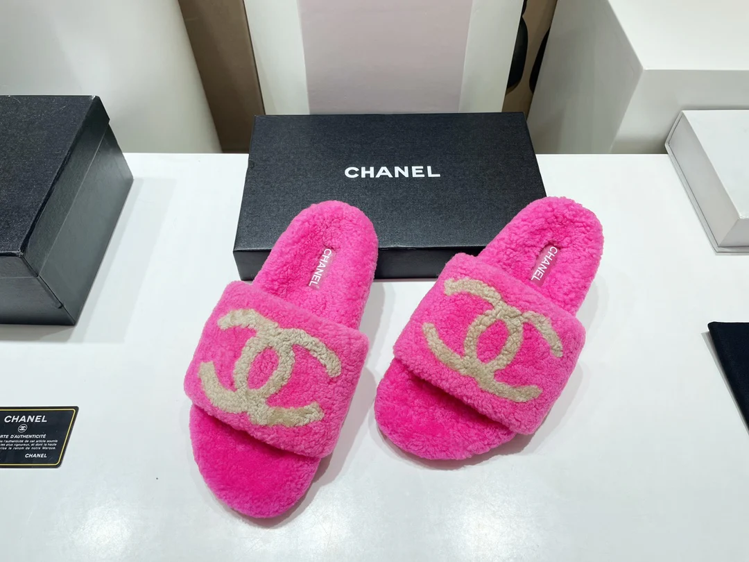 Классические осенние домашние тапочки Chanel 2022 года из овечьей шерсти, бестселлер – розовые.