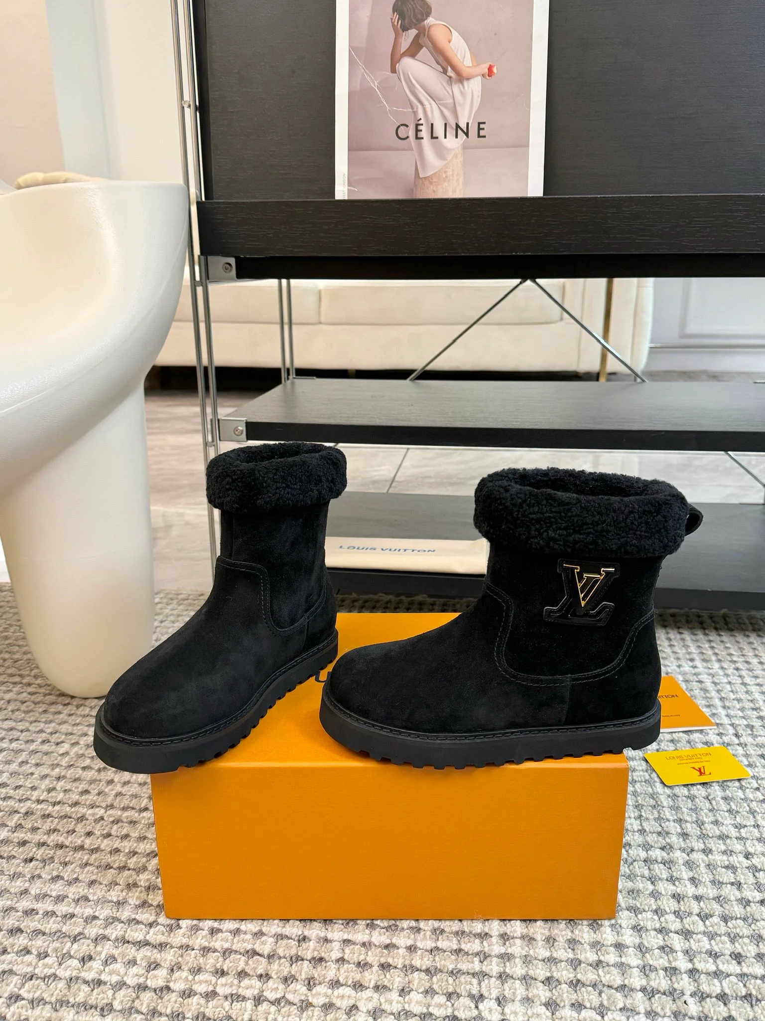 Снежные ботинки на платформе LV-2024 - черные