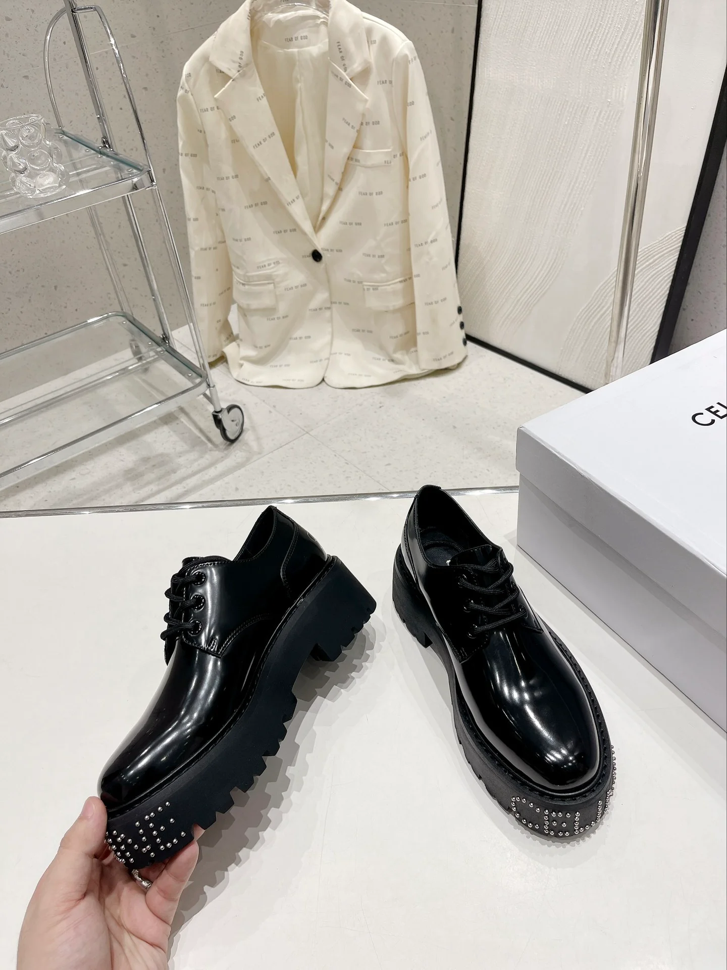 Новинка сезона весна/лето 2023 от Celine - Лоферы на платформе - Черные