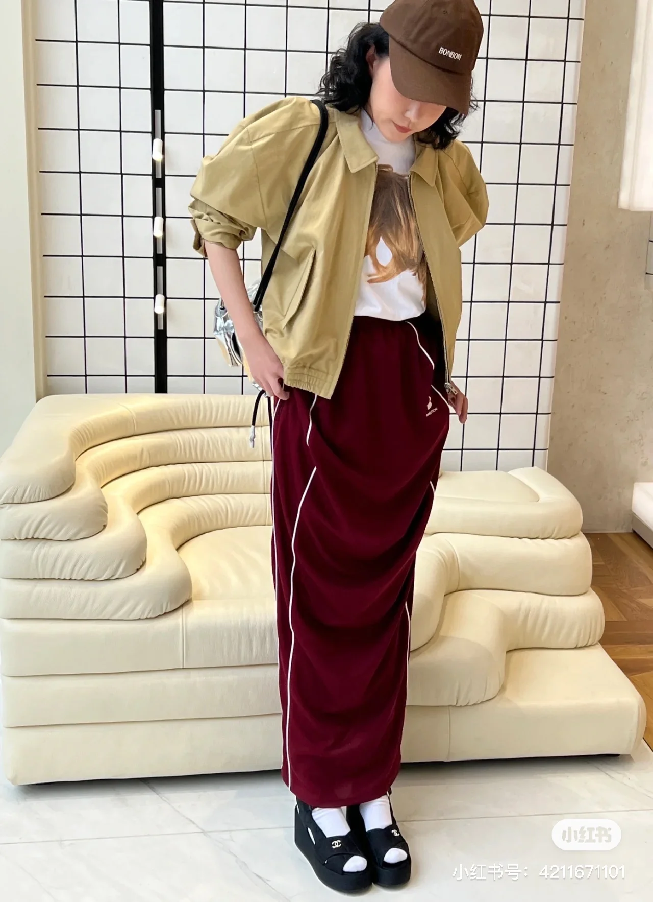 Новинка сезона весна/лето 2023 от Chanel - Сандалии на танкетке из овечьей кожи - Черные