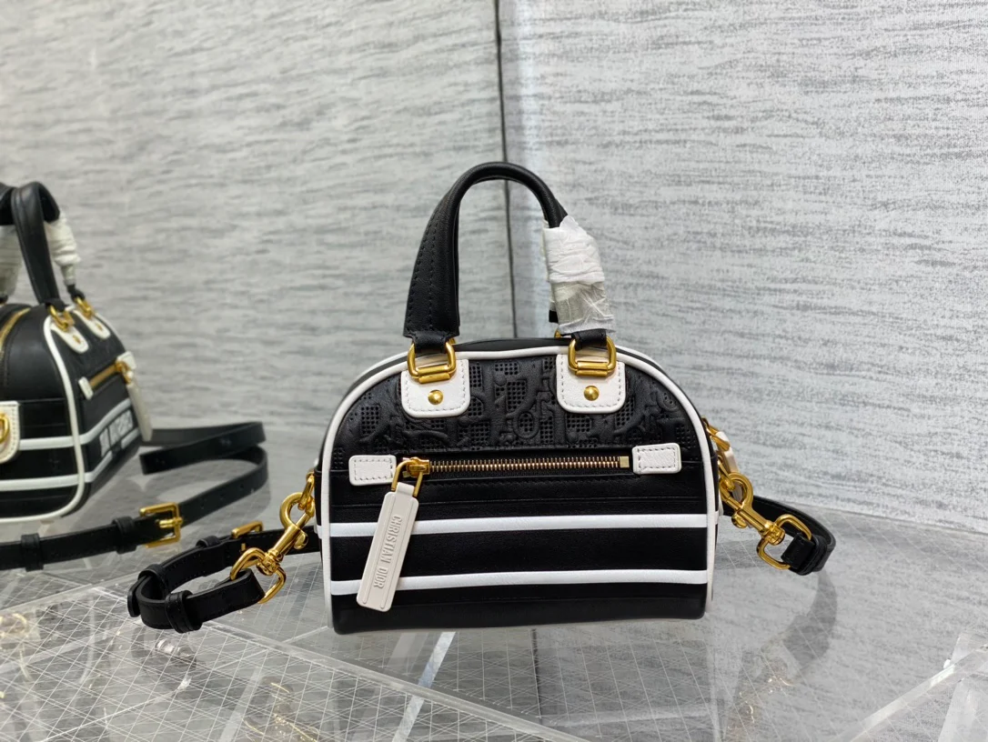 Сумка-боулинг Dior из коллекции весна/лето 2022 Vibe, маленький размер 9