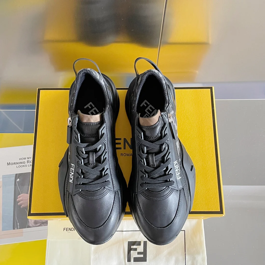 Fendi - Повседневные кроссовки - Черный монограммный дизайн