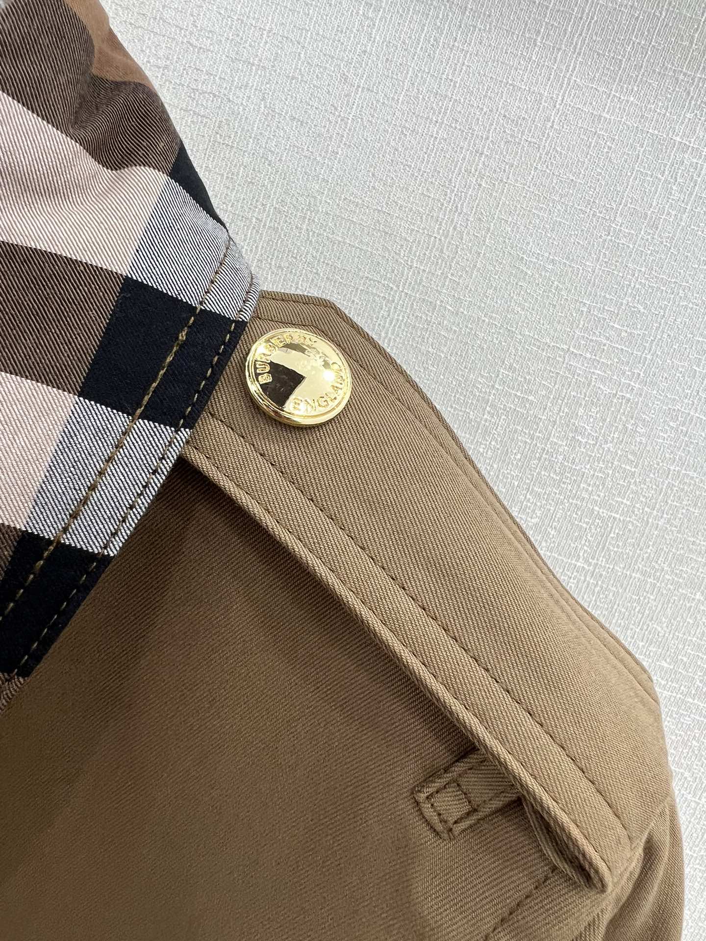 Burberry - 2403 - Тренч средней длины в британском стиле