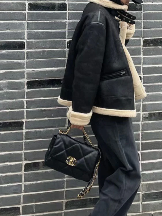Маленькая сумочка Chanel 19bag - черная