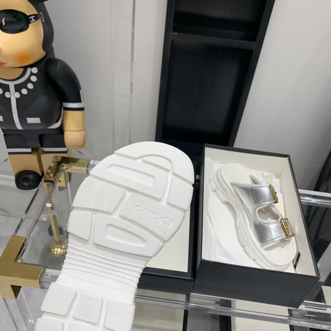 Тапочки на платформе Gucci - 1