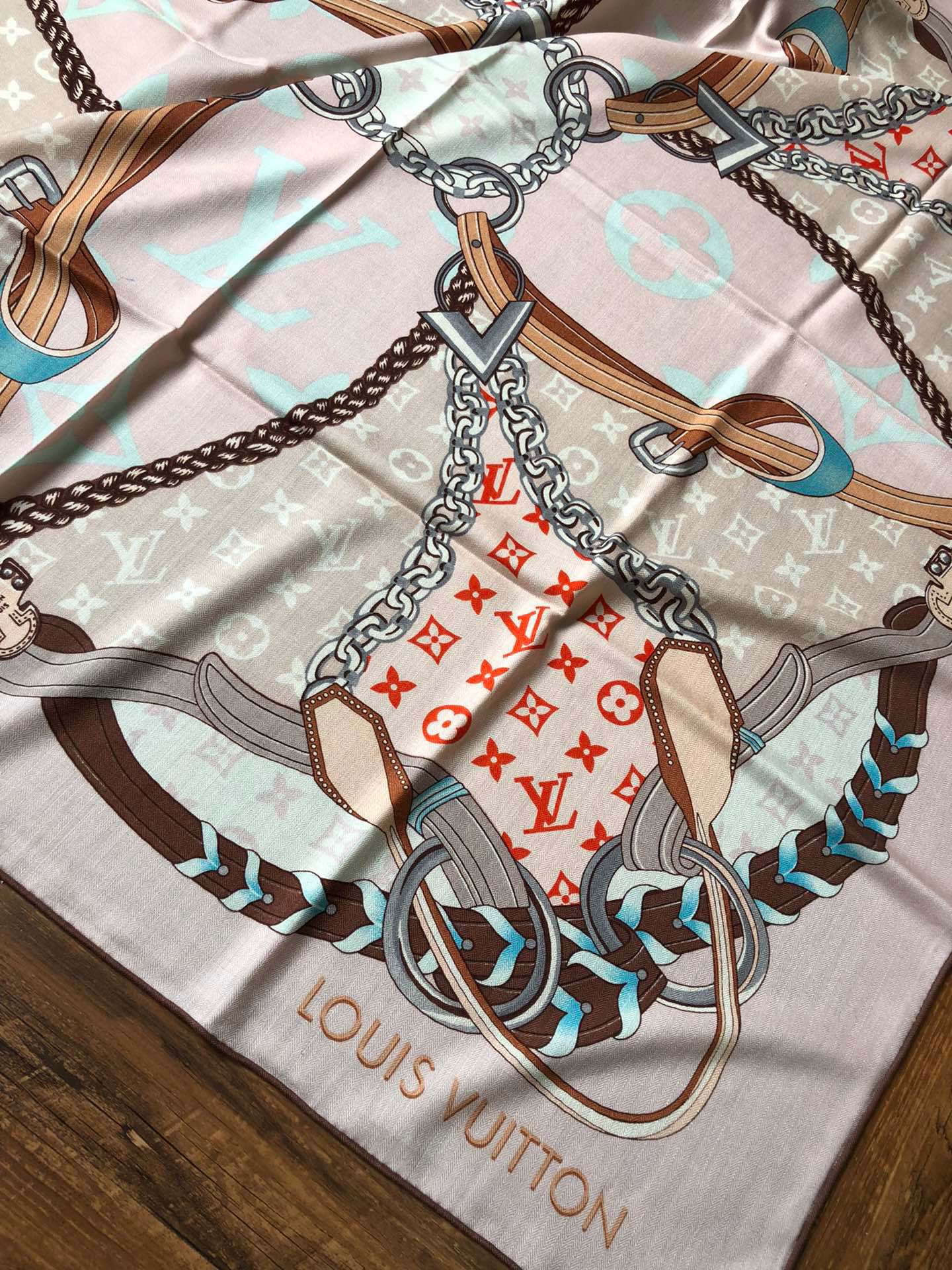 Классический квадратный шарф LV - 140 см - 70 см - Кашемир - 30 см - Шелк - 1 см