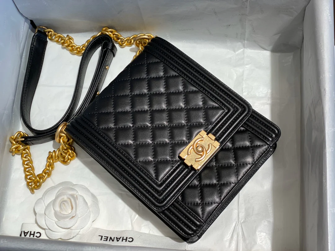 Chanel-boy-19-16-5cm