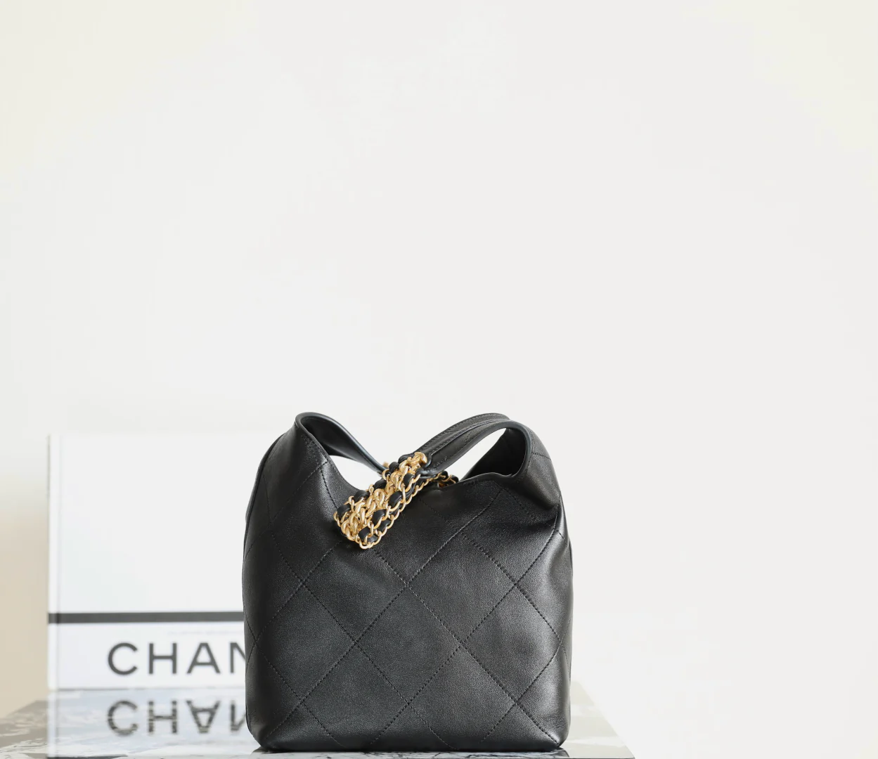 Сумка-хобо Chanel 25p Small Hippie Bag - черная