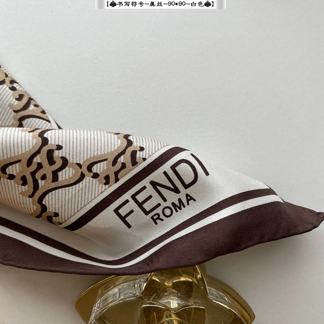 Шелковый шарф Fendi-90 - символ двойной буквы F (обычный шрифт).