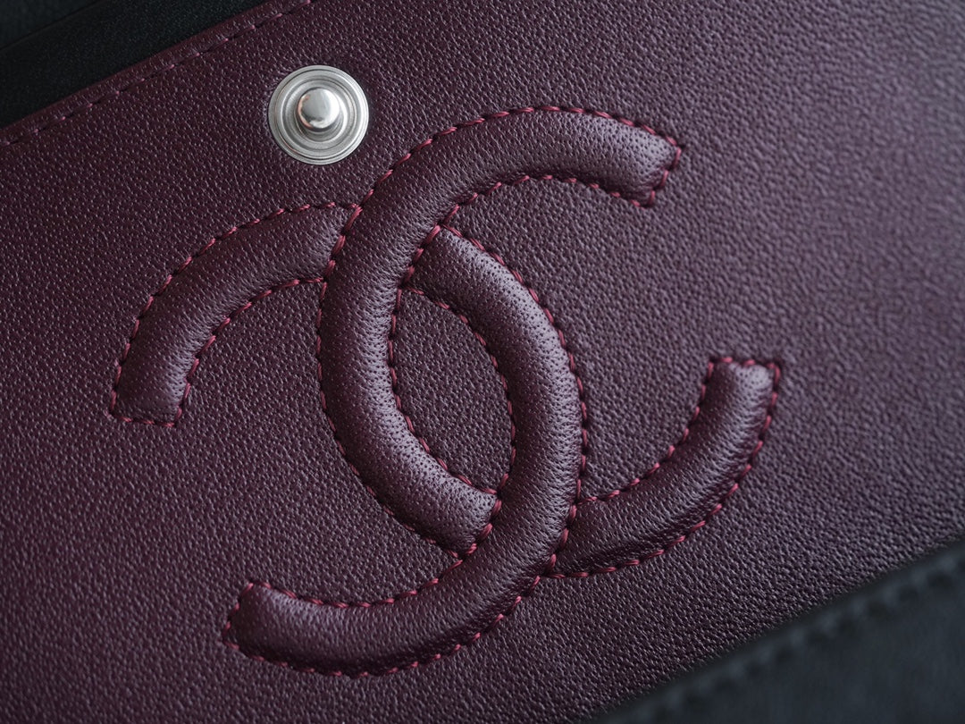 Сумка Chanel CF Medium - 23 см - из черной овечьей кожи с серебряной пряжкой - CF23