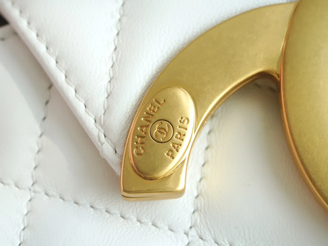 Chanel - Новая большая сумка-мессенджер Double C - Белая