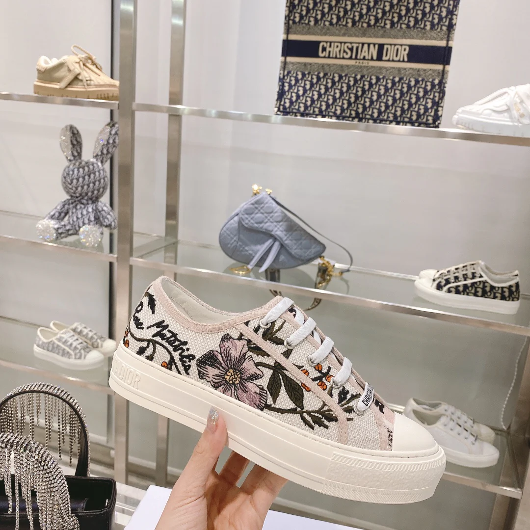 Туфли Dior из парусины с вышитым цветочным узором