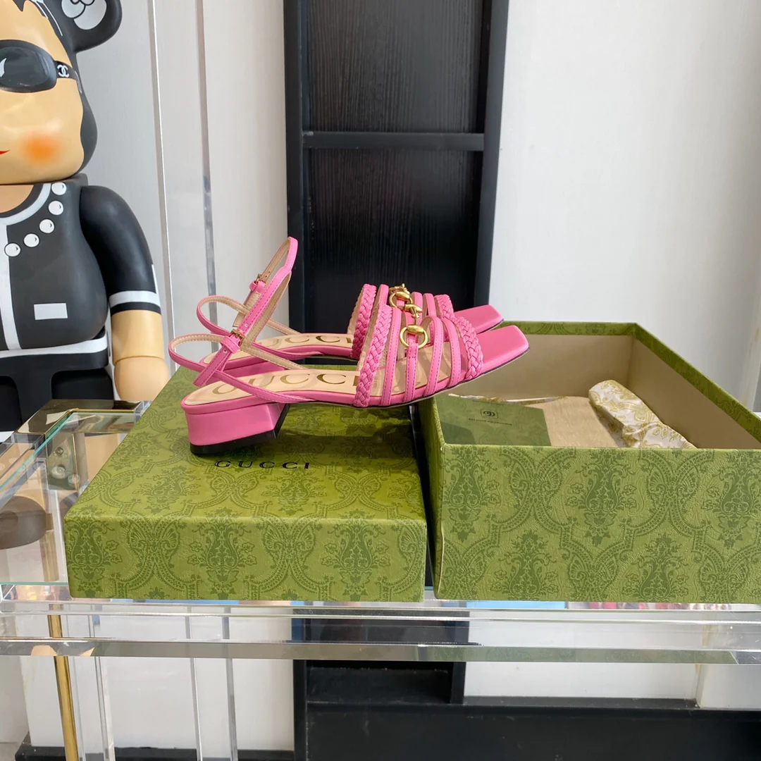 Босоножки Gucci на низком каблуке