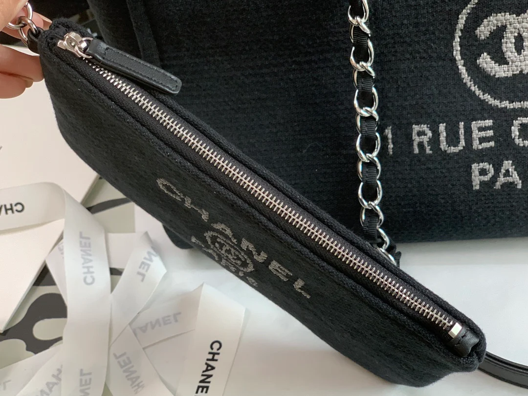 Пляжная сумка Chanel из коллекции осень/зима 2022 — черная — большая