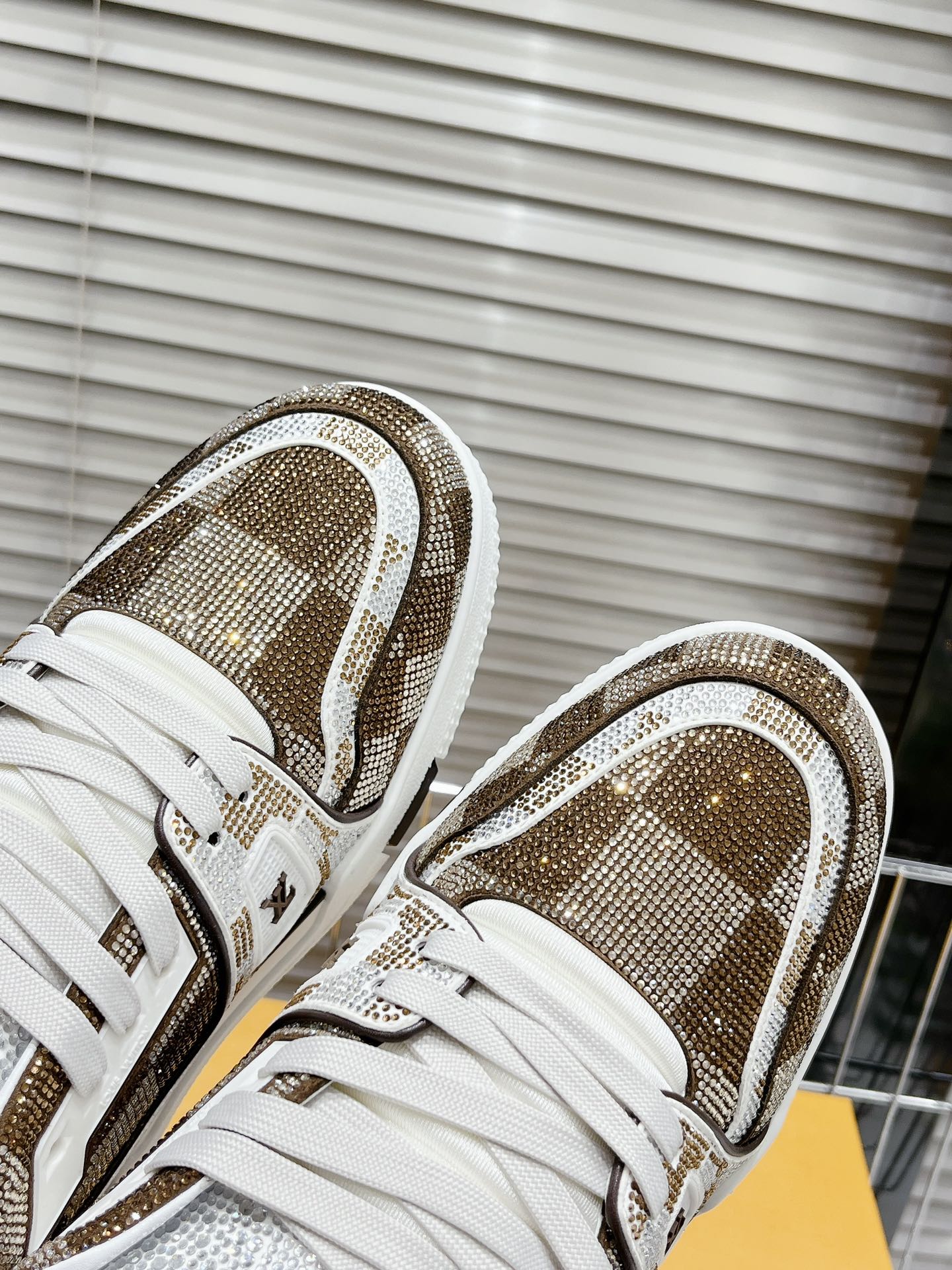 Кроссовки LV Trainer - Скейтбордистские кроссовки - Глянцевые, в клетку Damier, коричневые - Унисекс