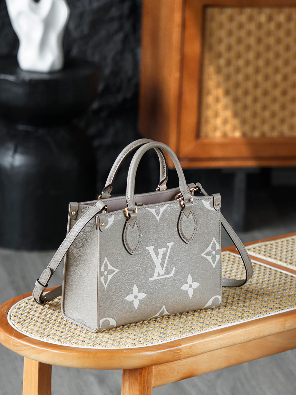 LV-m45779-onthego Маленький слоновий серый