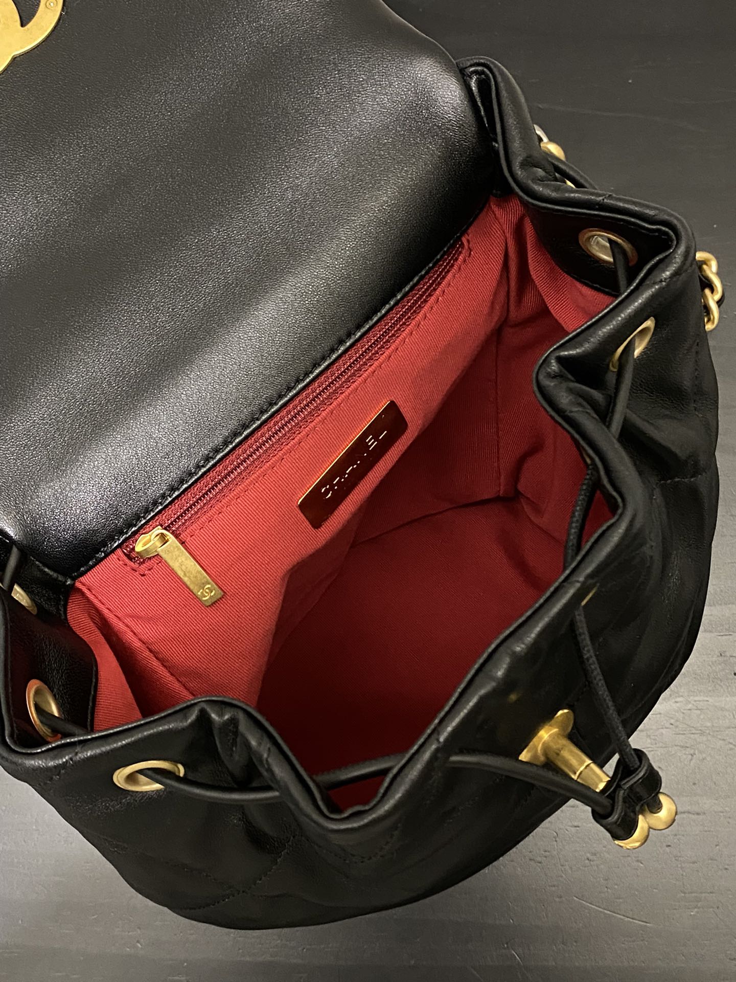 Рюкзак Chanel 24c — черный