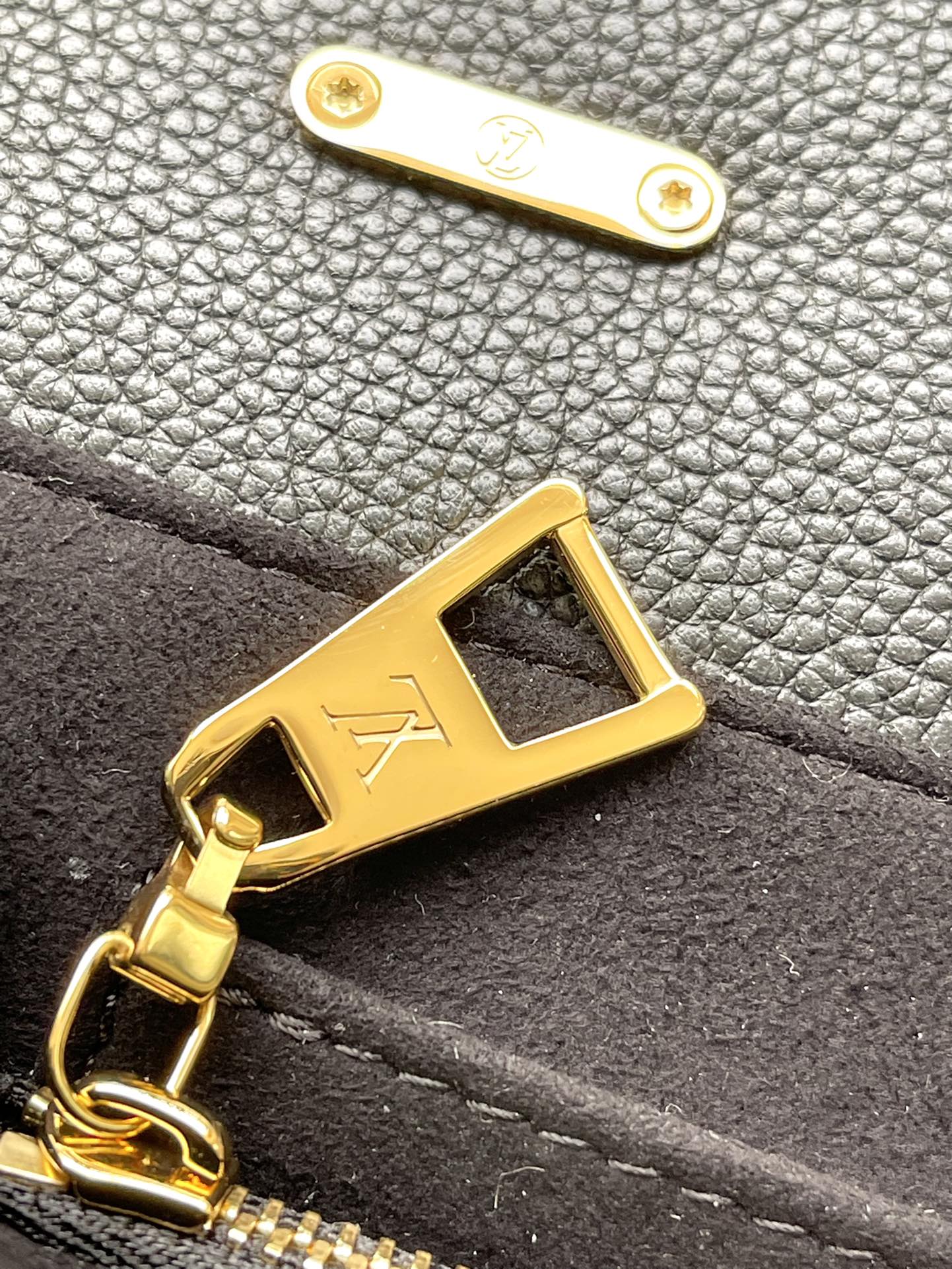 m45977-LV-madeleine-bb-handbag/crossbody bag-black