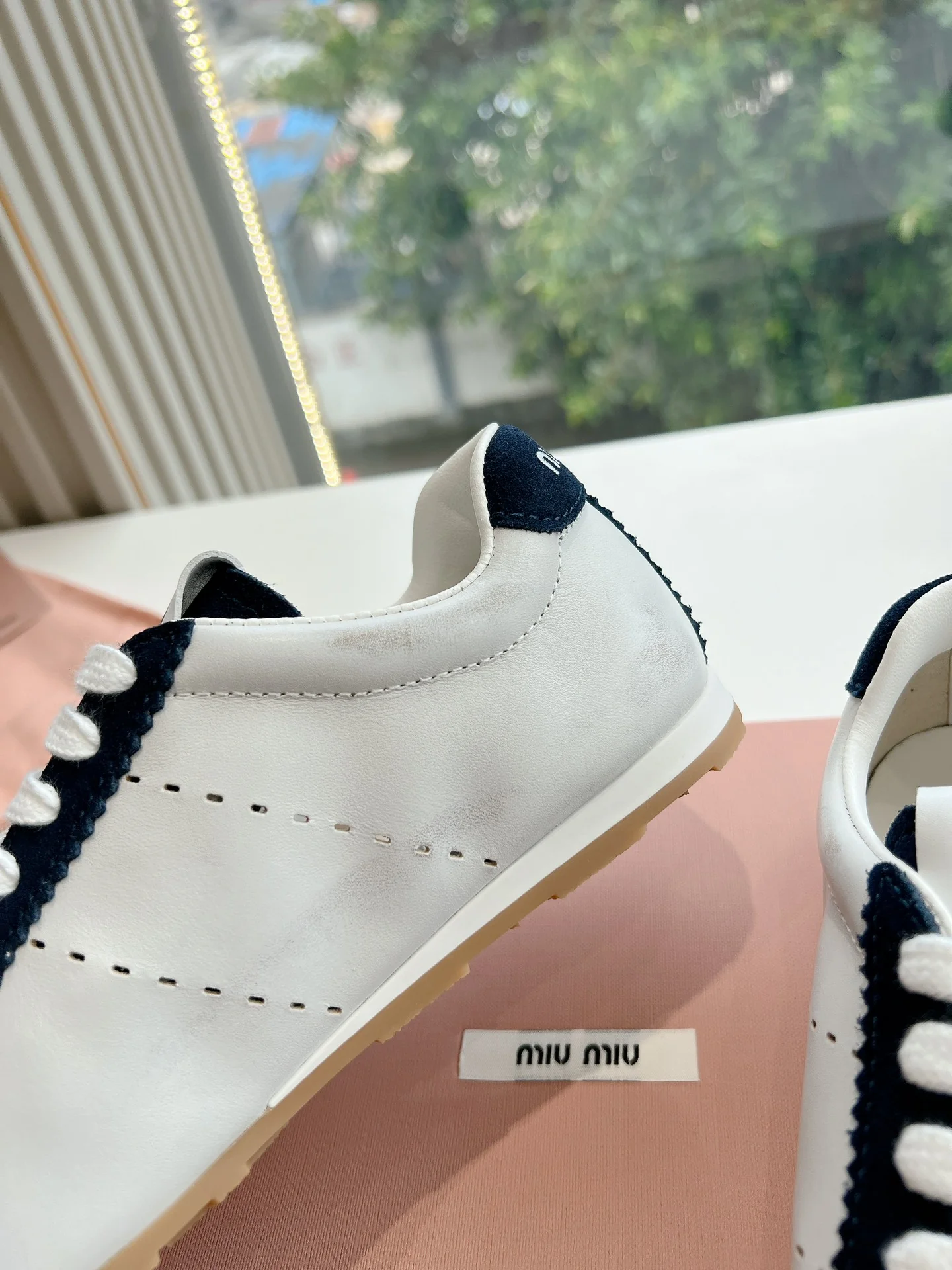 Повседневные туфли Miu Miu 2024 - черные