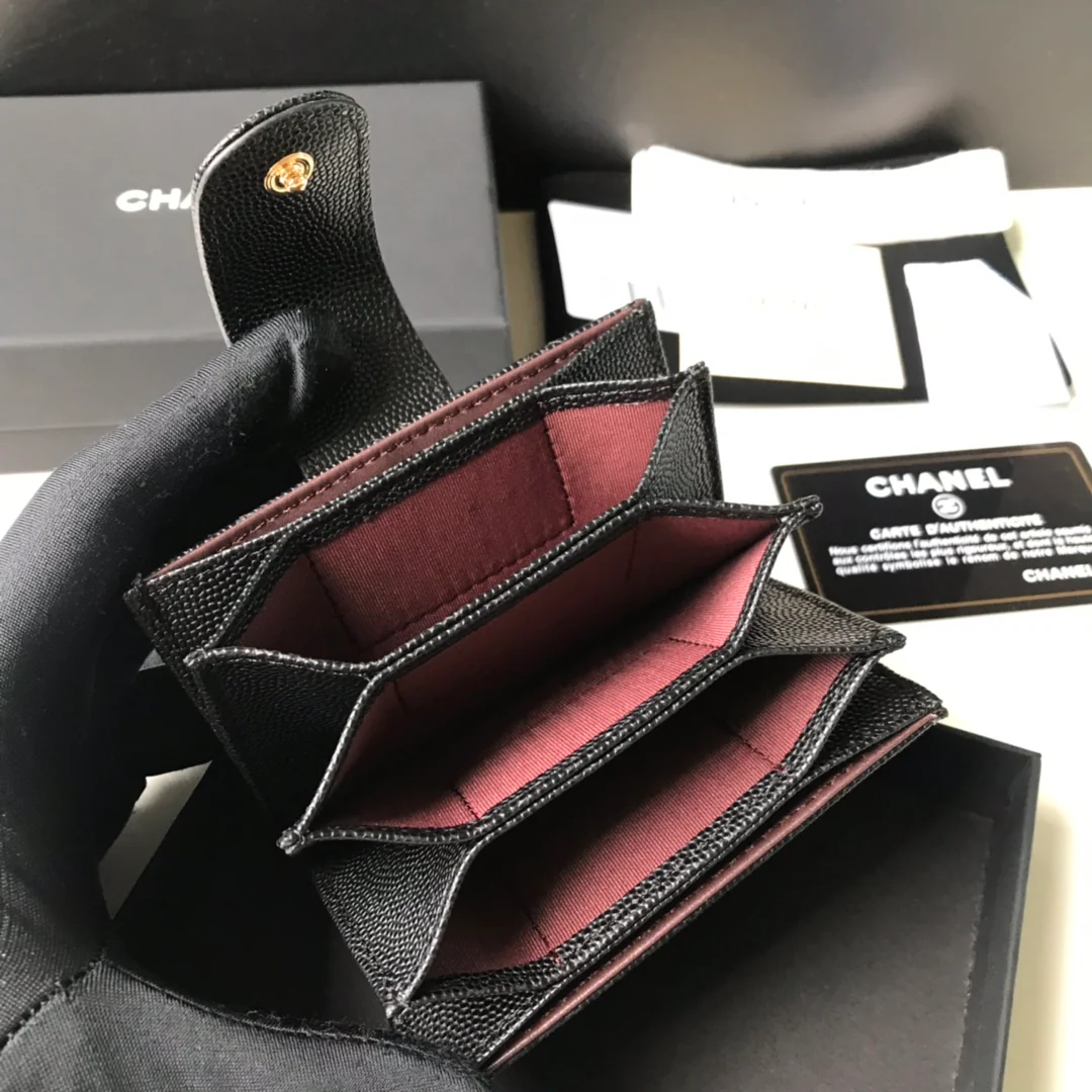 Chanel 多隔层风琴式卡包