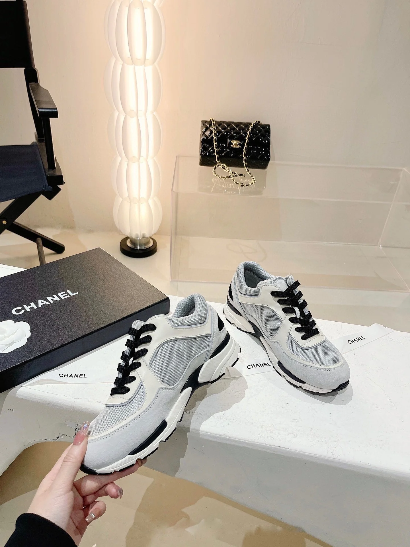 Новинка сезона осень/зима 2022 от Chanel - спортивная повседневная обувь.