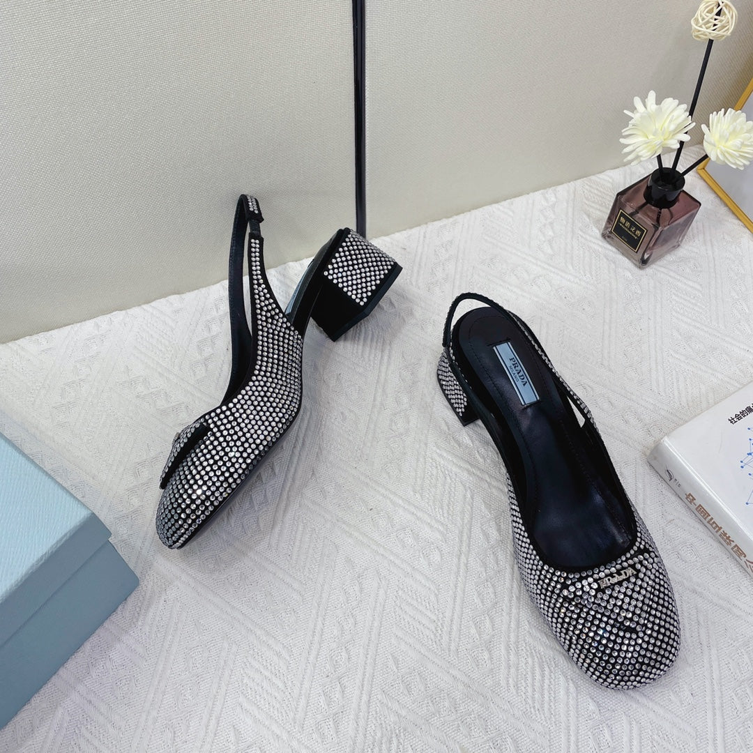 Туфли Prada - Prada - Украшены стразами - На низком каблуке - Туфли Мэри Джейн - Серебристые