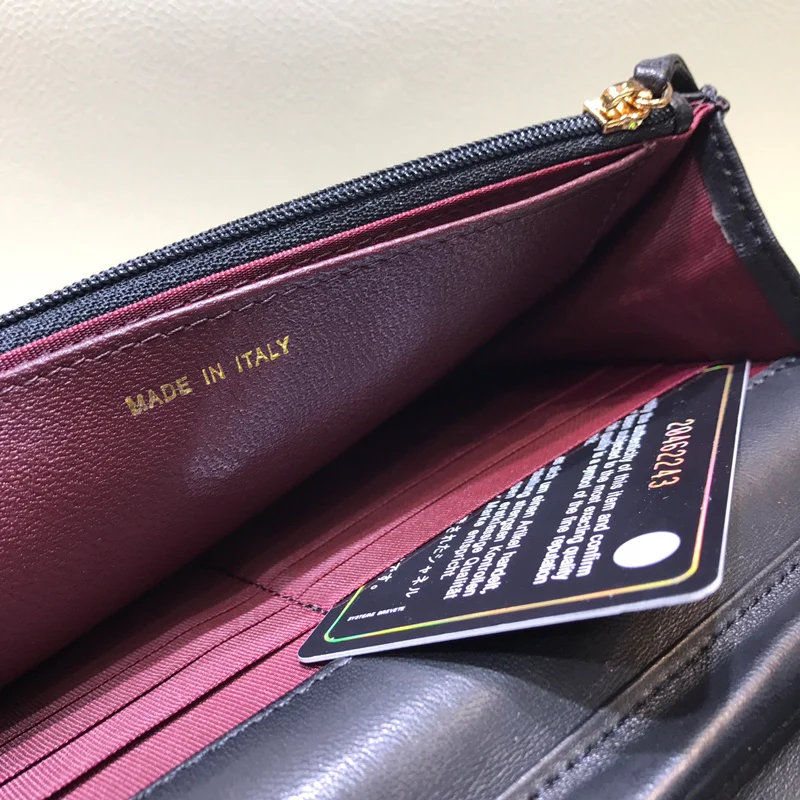 Классические часы Chanel WOC - 19 см - из черной овечьей кожи с золотой пряжкой