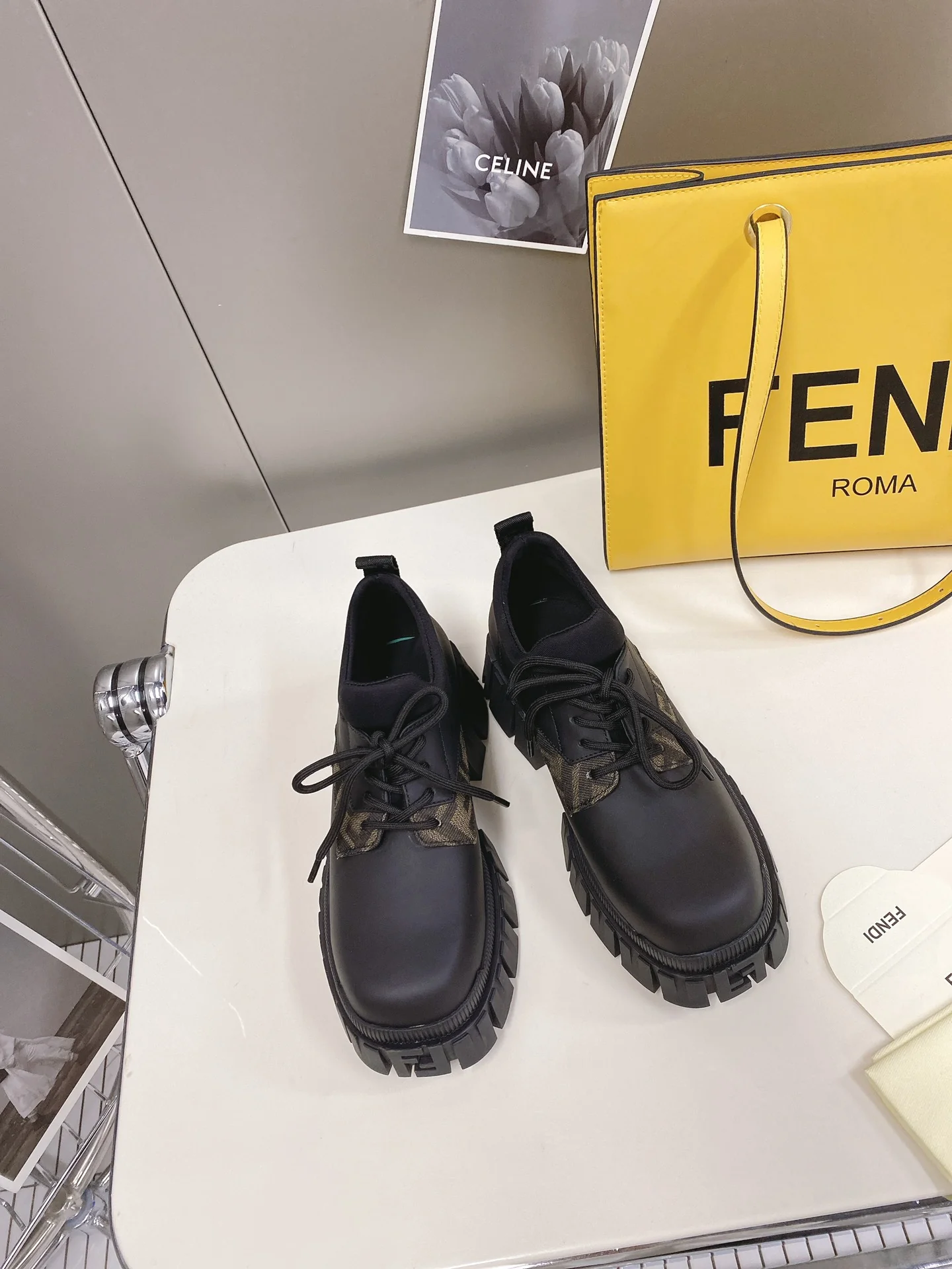 Туфли на платформе Fendi - верх с логотипом