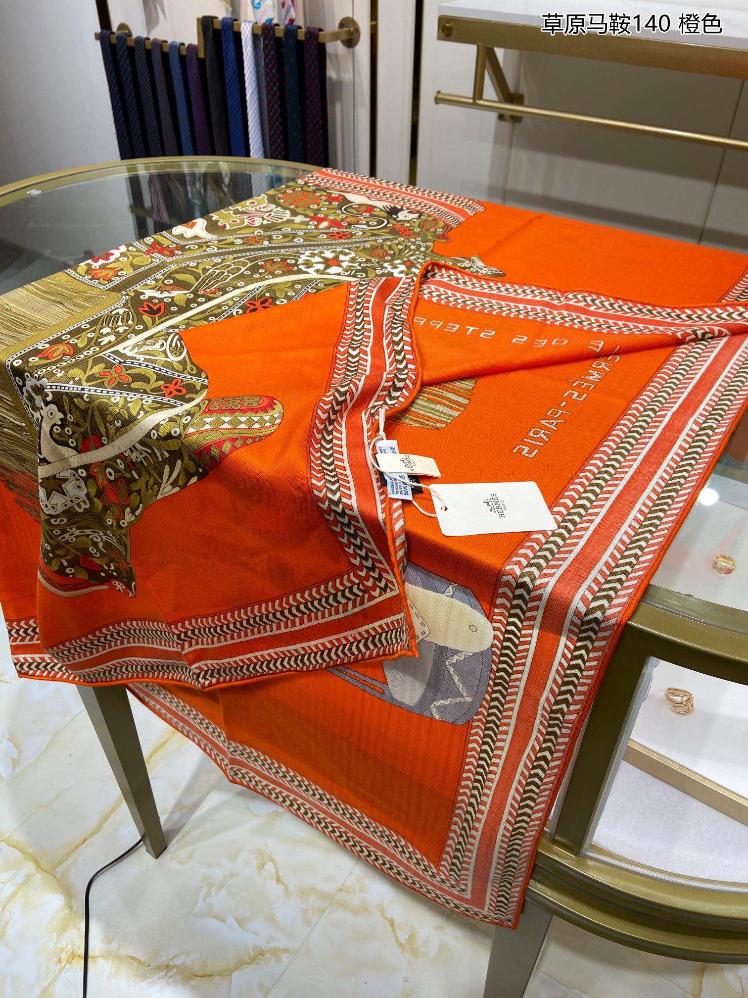 Hermes - Prairie Saddle - Квадратный шарф из высококачественного шелкового кашемира (140 г).