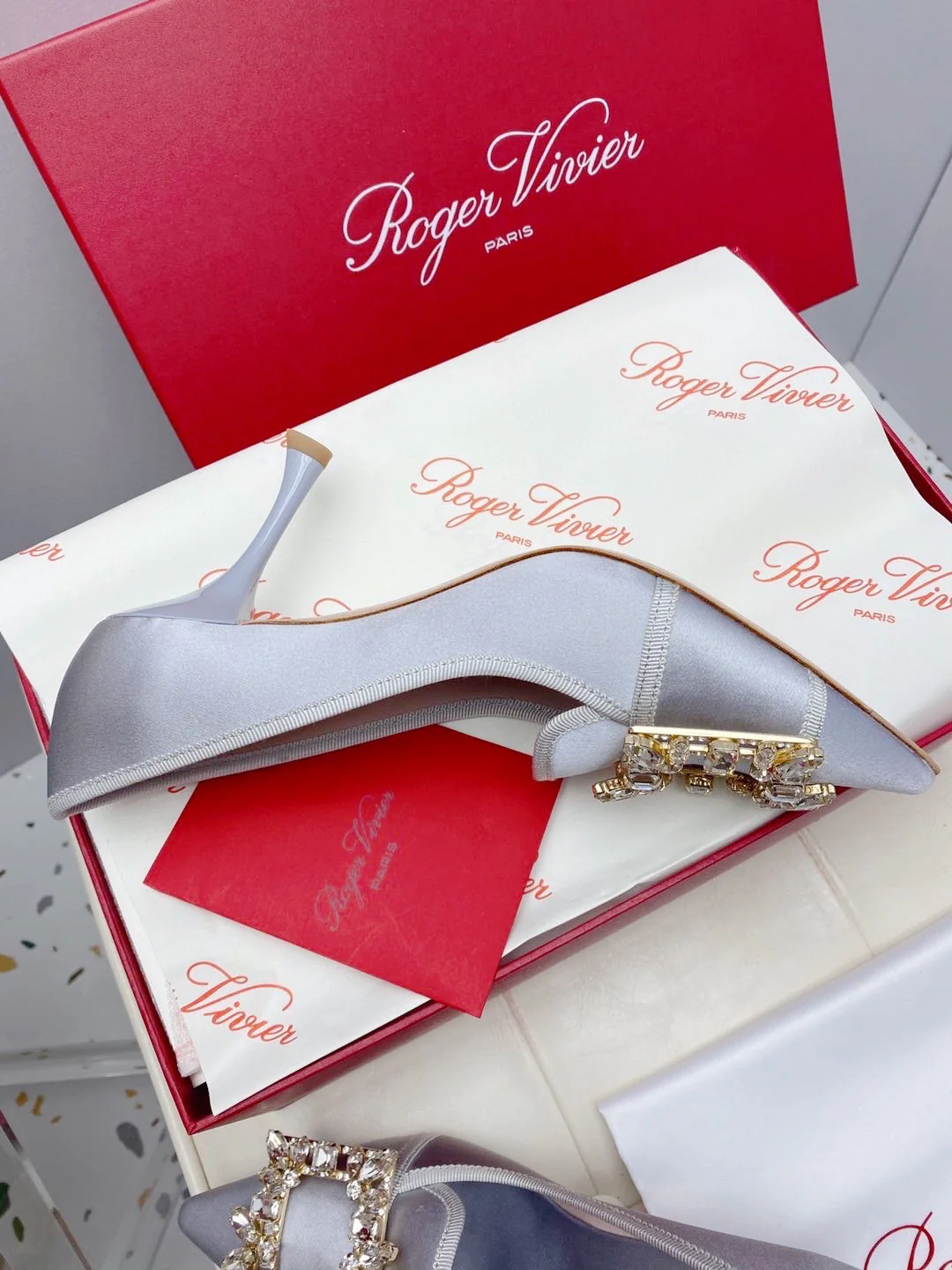 Обувь RV Shoes - Новинка ранней весны 2023 года - Туфли на высоком каблуке с пряжкой в ??виде снежинки - Серебристые