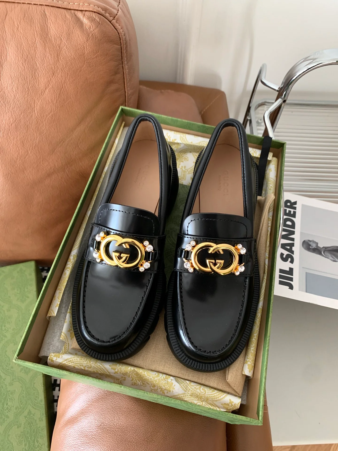 Gucci - Новинка сезона осень/зима 2022 - Лоферы на платформе GG со стразами