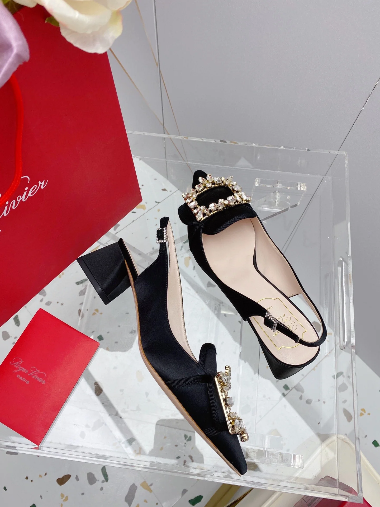 Обувь RV Shoes - Новинка ранней весны 2023 года - Сандалии на низком каблуке с пряжкой в ??виде снежинки - Черные