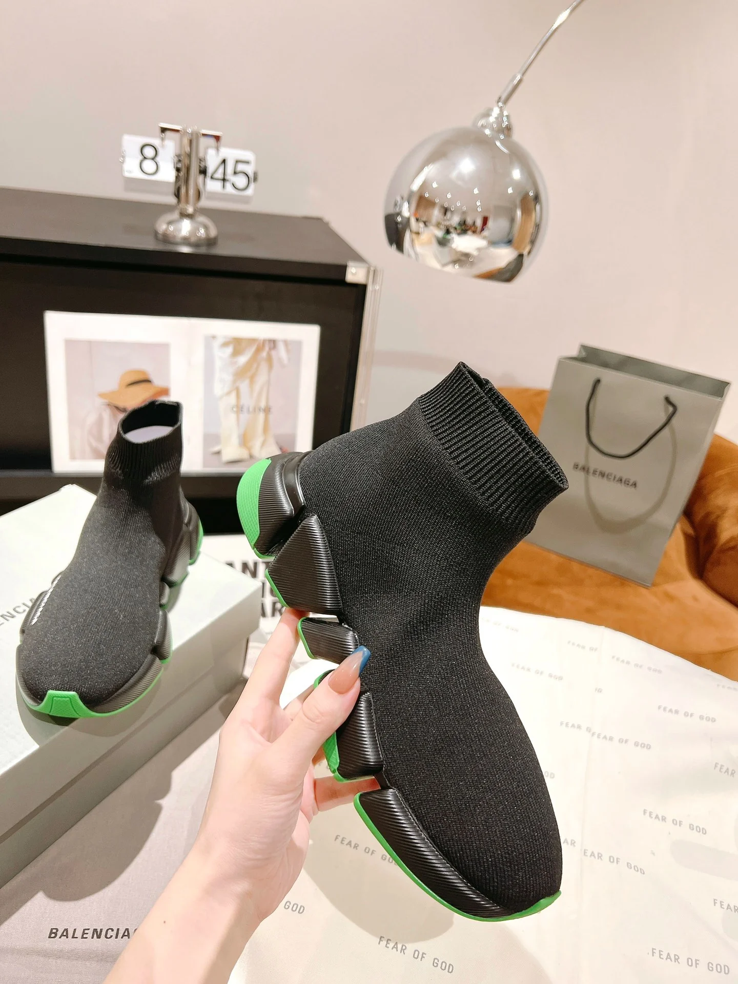 Новые модели Balenciaga 2023 года - Туфли-носки - Унисекс - Зеленая подошва