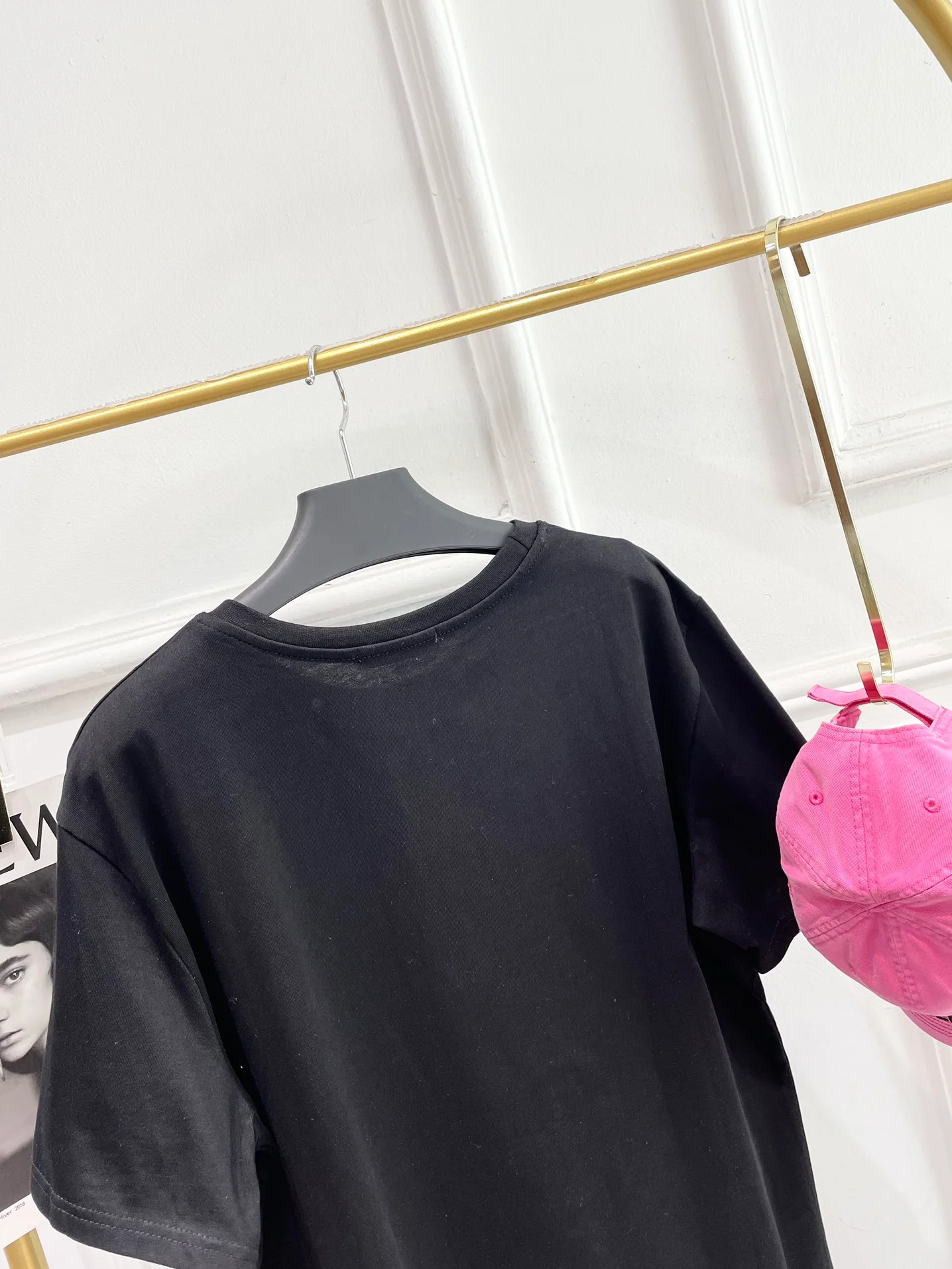 Футболка Balenciaga 2403 с коротким рукавом и стразами BB, свободного кроя, черная.