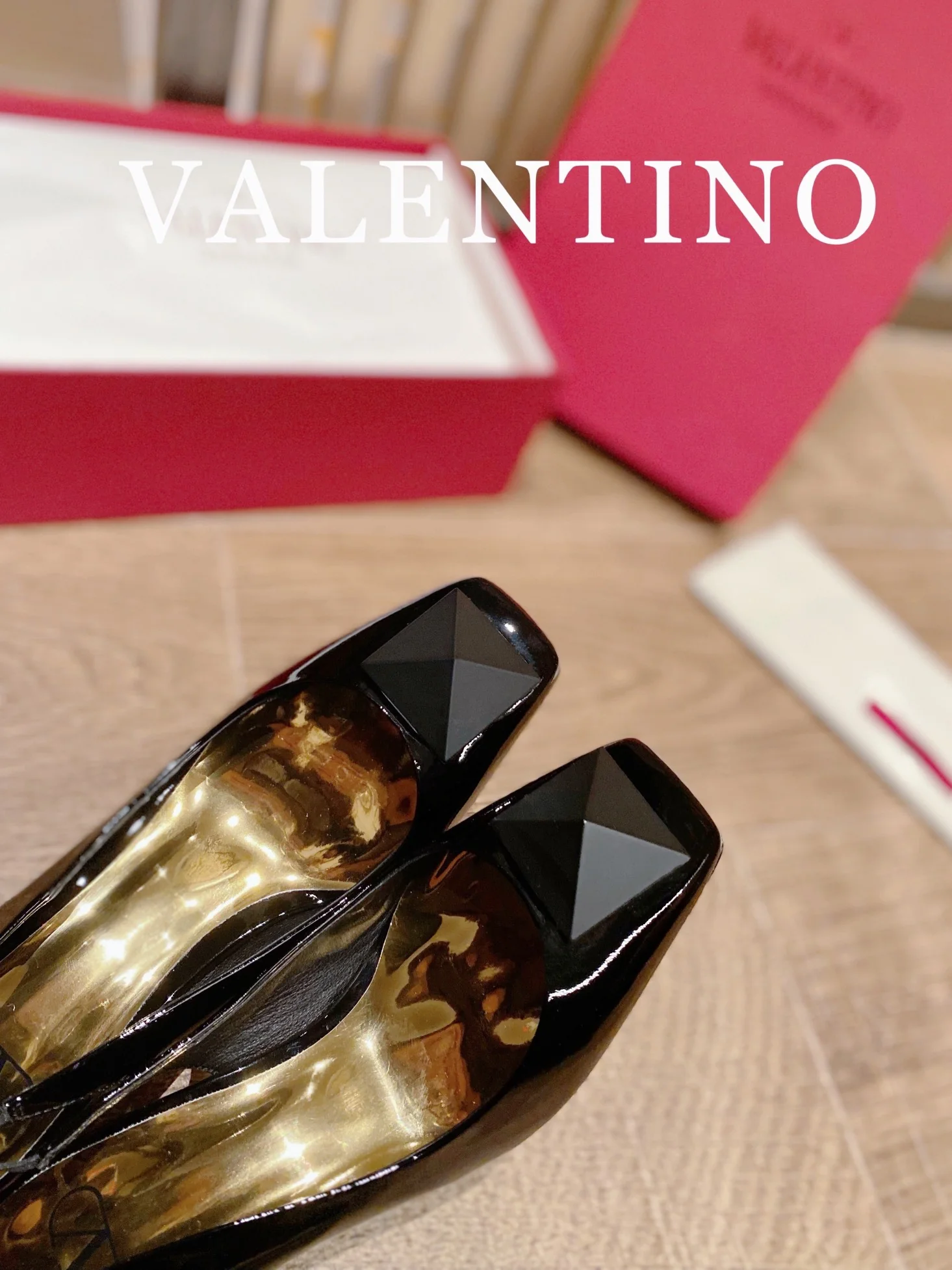 Valentino - Черные туфли на массивном каблуке с квадратным носком