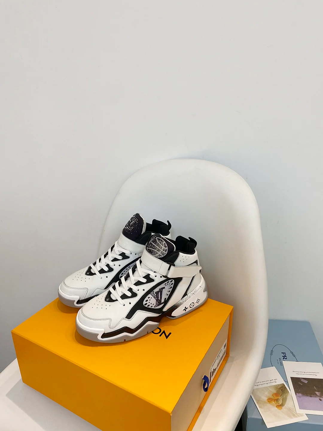 Баскетбольные кроссовки LV-trainer2 - белые