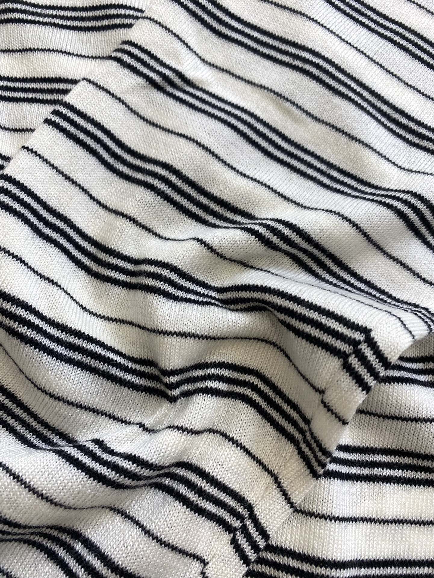 Miu Miu-2404 - Новинка ранней весны. Вязаный свитер с длинными рукавами и воротником - Белый.