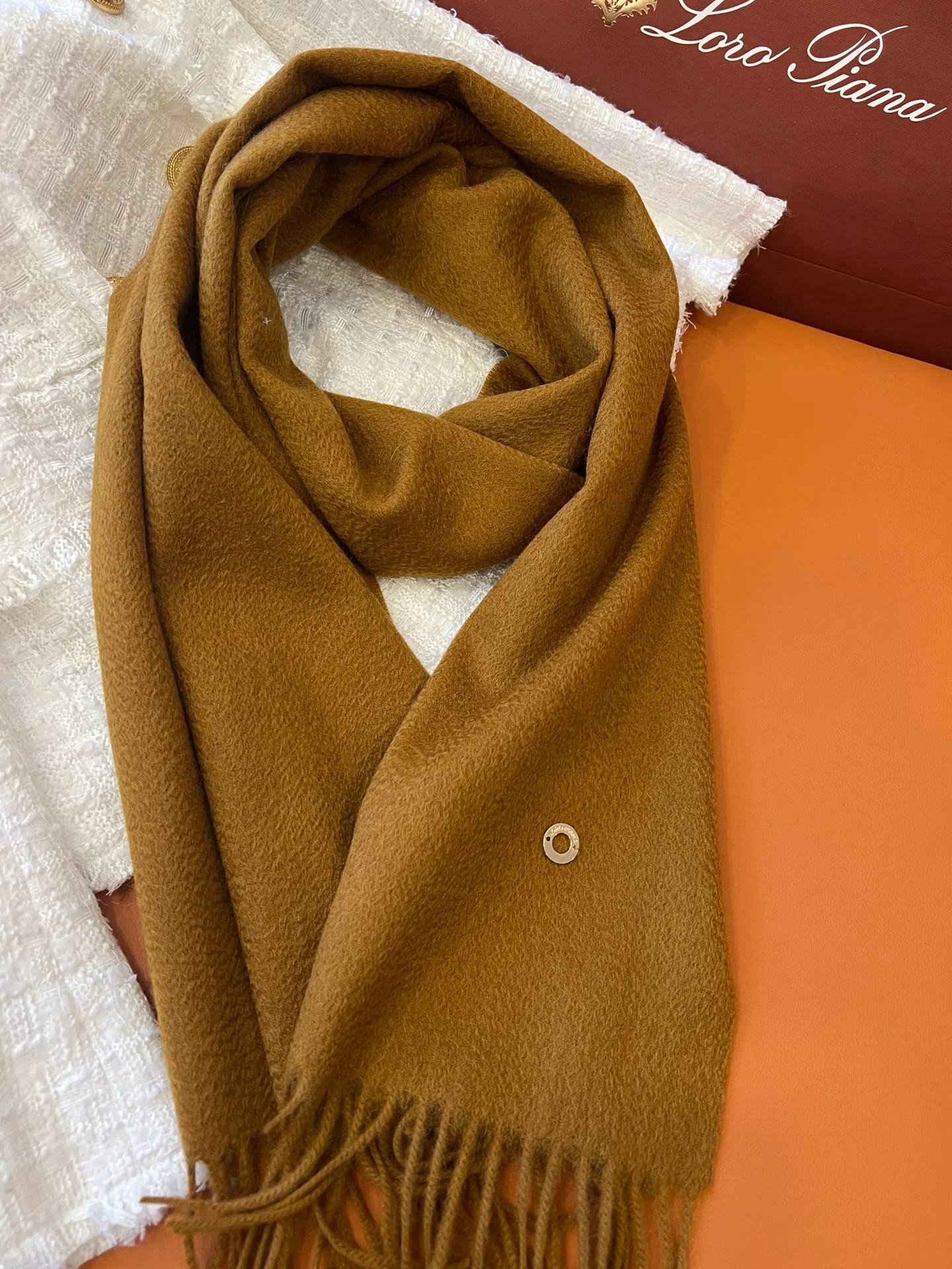 Кашемировый Шарф Loro Piana 2024 - Янтарное Золото