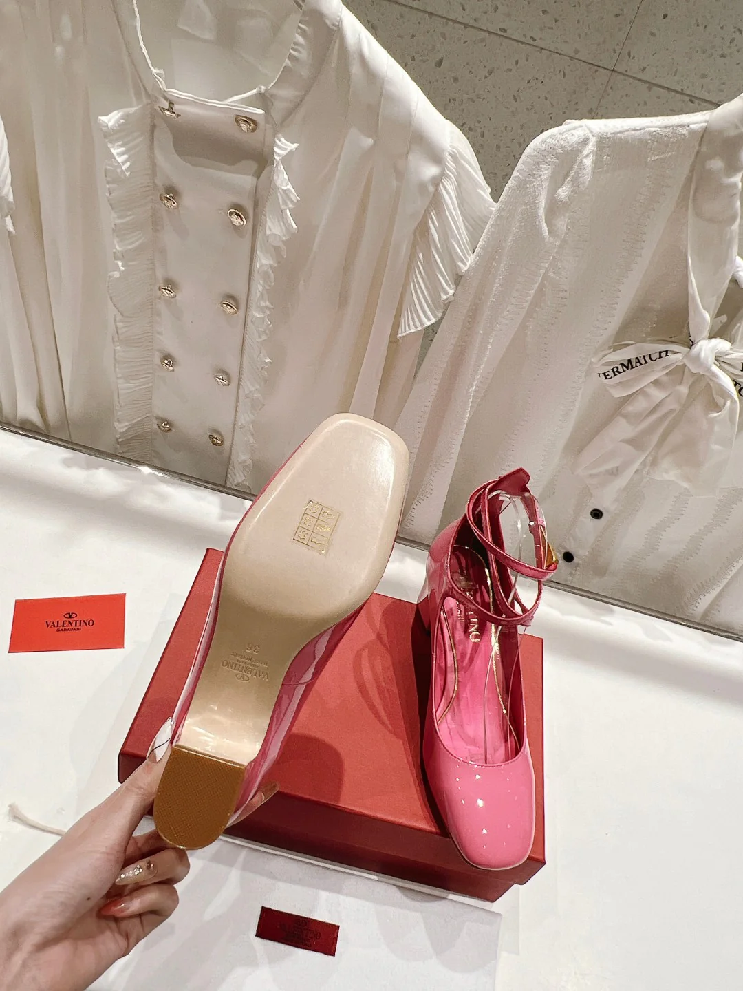 Коллекция Valentino Весна/Лето 2023 - Rockstud - Туфли на шнуровке на низком каблуке - 4-5 см - Розовые