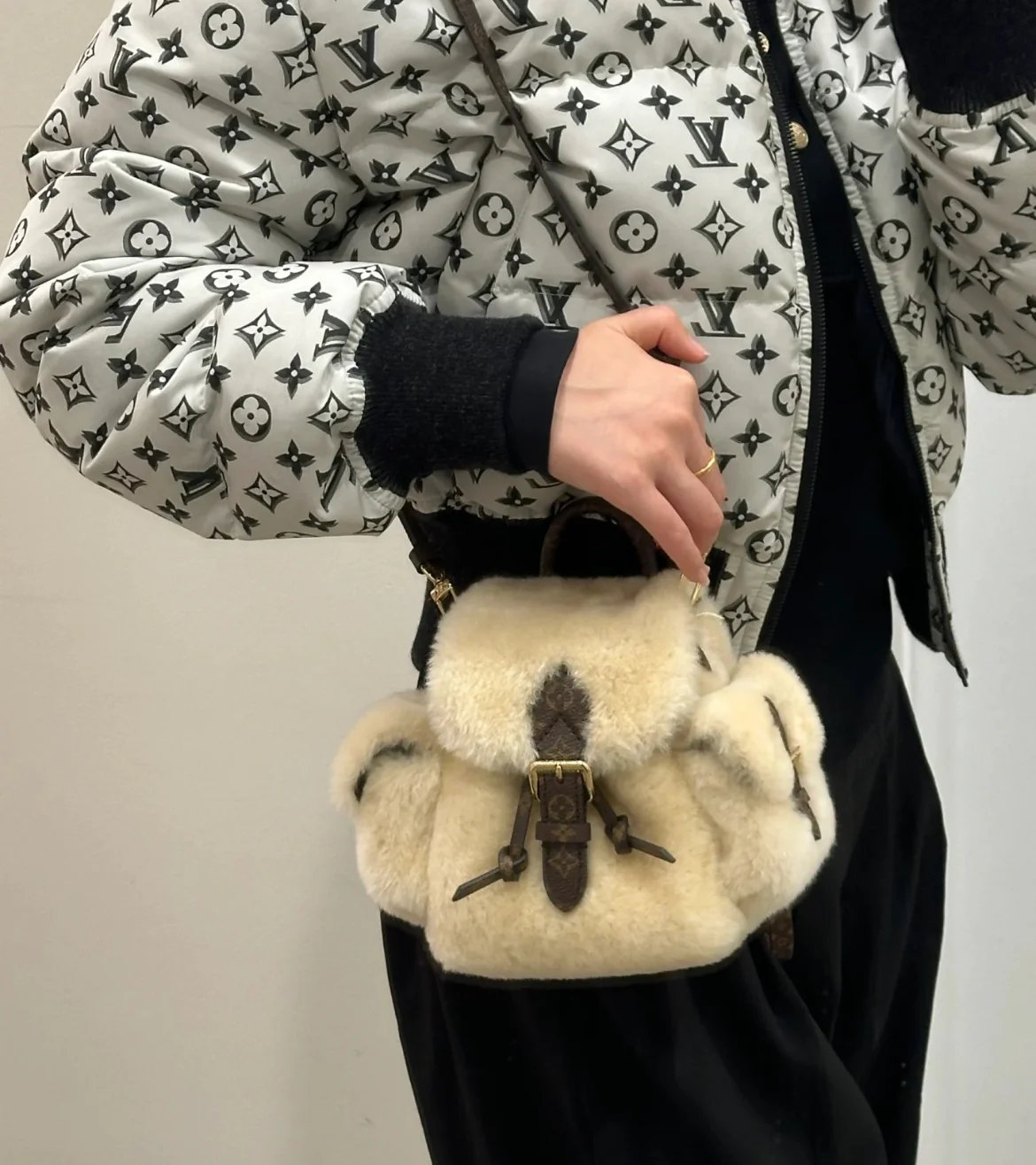 Рюкзак LV-m11919-nano-teddy из овечьей шерсти - белый